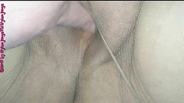 Sexy MILF in Feinstrumpfhose ** Nylonfeet **