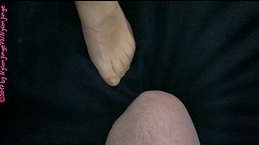 Sexy MILF in Feinstrumpfhose ** Nylonfeet **