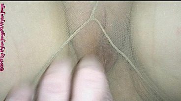 Sexy MILF in Feinstrumpfhose ** Nylonfeet **