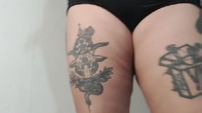 Giantess crush tiny