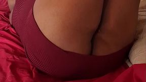 Crente safada seduz enteado pervertido com minha buceta grande para que ele me foda gostoso com o pau dele enquanto o corno ta na igreja