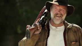 ”Stunning Cortney Palm outside with her lover's kissing”