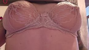 Showing and bouncing my tits