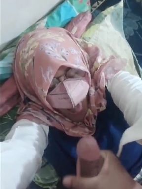 Indonesian hijab girl goes viral. Oral sex with Stepaunt Riani