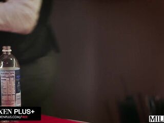 MILFY Curvy MILF Lauren Phillips And Golden-haired Hottie Ashley Alexander Devour Bartender's BBC