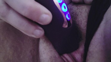 Vibrador que chupa a buceta bem gostoso