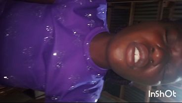 Tina aime suc&eacute_ cette bite africain avant p&eacute_n&eacute_tration