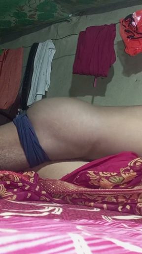 The maid and the farm laborer both had a tremendous sex with the Bhabhi   Clip 1