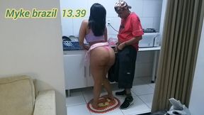 vitoria beatriz ela e uma cozinheira muito boa eu preferir comer a rabada ela estava na cozinha ela adora dar o cuzinho ela pediu porra gosar na boca dela