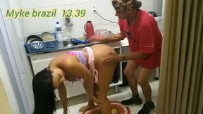vitoria beatriz ela e uma cozinheira muito boa eu preferir comer a rabada ela estava na cozinha ela adora dar o cuzinho ela pediu porra gosar na boca dela
