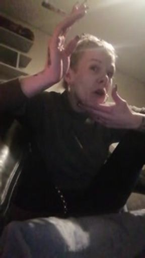 One for my Paypig and sissys/losers LITTLE ON  THE #GODDESSS MsRoxyRaeX