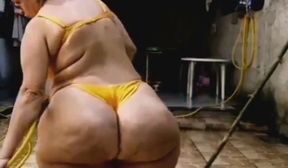 Soni Super Wide Fat Juicy Ass Latina Granny 1080p