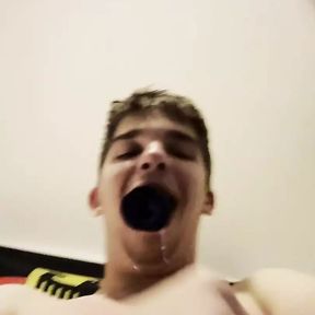 German TEEn FAGGOT Carlos Uses his FACE