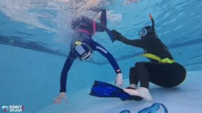 Snorkel Babes Underwater Battle for Fins in Tight Neoprene - WMV