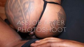 Assjob from tatted chick