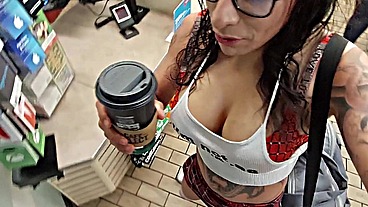 Public big tits tranny in the park