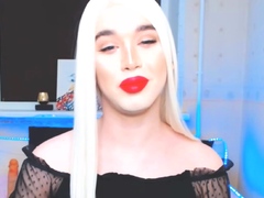 Awesome Shemale Masturbate On Cam
