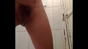 GOZANDO MUITO NO BANHEIRO DO BAR