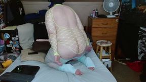 fat ass sissy crossdresser goes ass to mouth after shaking pig ass