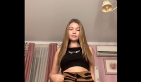 wow webcam teen show her amazing ass