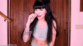 Speed Sneezing Challenge with Daphney Rose -Mp4