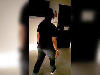 This chab takes me to the motel so I can suck his dong