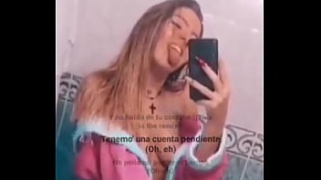 Miren mi rico cuerpazo culo y tetas me encantan las vergas y me gustaria comerme la tuya bb