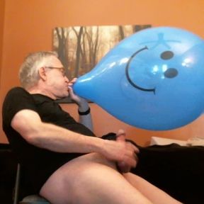 Unload on Smiley Balloon - 2-21 -Balloonbanger