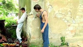 FrenchPorn.fr - Twink Sucks Muscle Worker's Big Cock