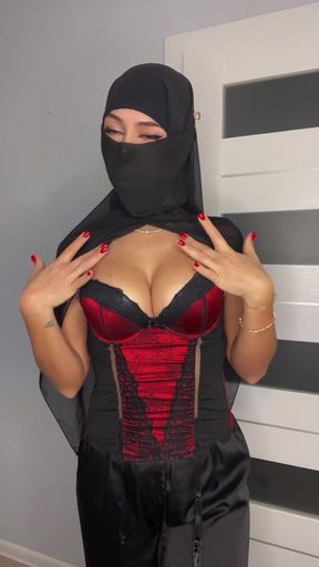 Aishaa's steamy Arab adventure