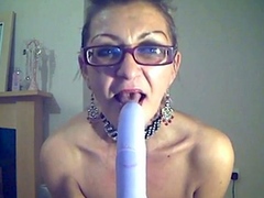 Mature Woman Masturbates on Webcam