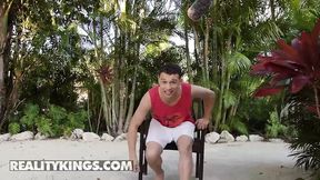 Kiki Klout Tastes Johnny Love's Pole After Finding Her Diamond Earring On The Beach - Reality Kings