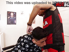 Dei o cu pro meu barbeiro