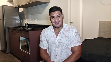 YURI GAÚCHO - URSO BRASILEIRO PAUZUDO E O FETICHE PÉS - URSO DOTADO ADORAÇÃO PÉS - URSO BIG DOTADO SOLO - GOZADA E BANHO DO URSO