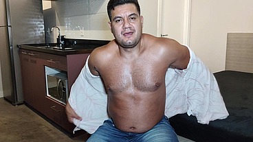 YURI GAÚCHO - URSO BRASILEIRO PAUZUDO E O FETICHE PÉS - URSO DOTADO ADORAÇÃO PÉS - URSO BIG DOTADO SOLO - GOZADA E BANHO DO URSO