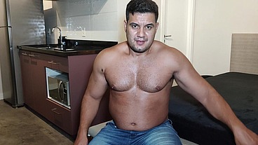 YURI GAÚCHO - URSO BRASILEIRO PAUZUDO E O FETICHE PÉS - URSO DOTADO ADORAÇÃO PÉS - URSO BIG DOTADO SOLO - GOZADA E BANHO DO URSO