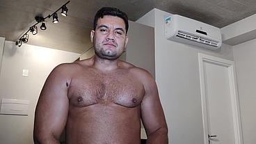 YURI GAÚCHO - URSO BRASILEIRO PAUZUDO E O FETICHE PÉS - URSO DOTADO ADORAÇÃO PÉS - URSO BIG DOTADO SOLO - GOZADA E BANHO DO URSO
