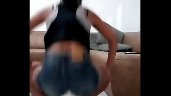Vazados rebolando de quatro