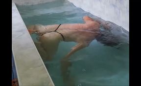 Bandar sissy superflexible dream a cock  in the ass underwater