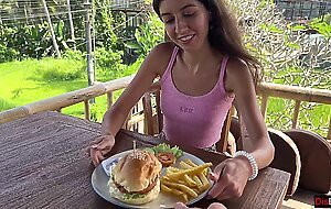 Girl asks waiter to cover her face with cum in public cafe to eat burger