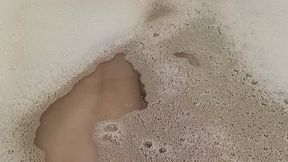 French toes in bubble bath