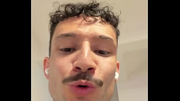 Ele me encheu de leite depois que outro j&aacute_ tinha colocado