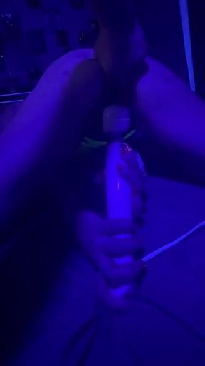 Sexy Stepmom Lets Go at the Club Behind Husbands Back