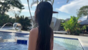 AlannaWhite's Colombian Sun Day: Petite Babe Takes Big Cock in Public Jacuzzi