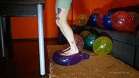 Paula barefoot popping all Full HD