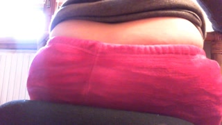 Exciting farts while working in smart working want to smell them all?