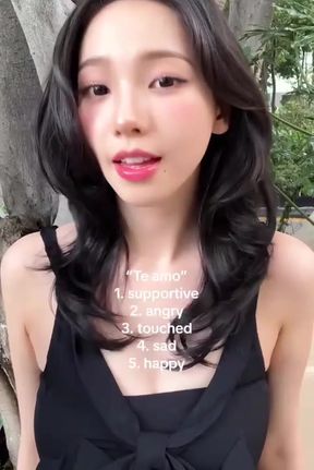 Hottie Korean GF shows off her sexy moves