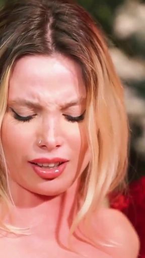 Key moment from &quot;Hot Christmas Night: Five Goddesses Give in to Pleasure&quot;