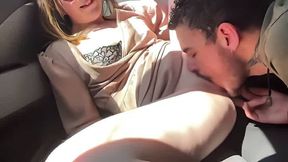 lechee et doigtee dans la voiture