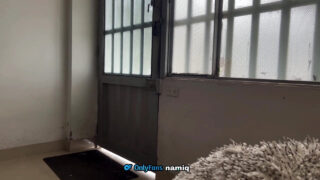 فاحشه آماتور زن تپل آسیایی از مقعد گاییده می‌شود